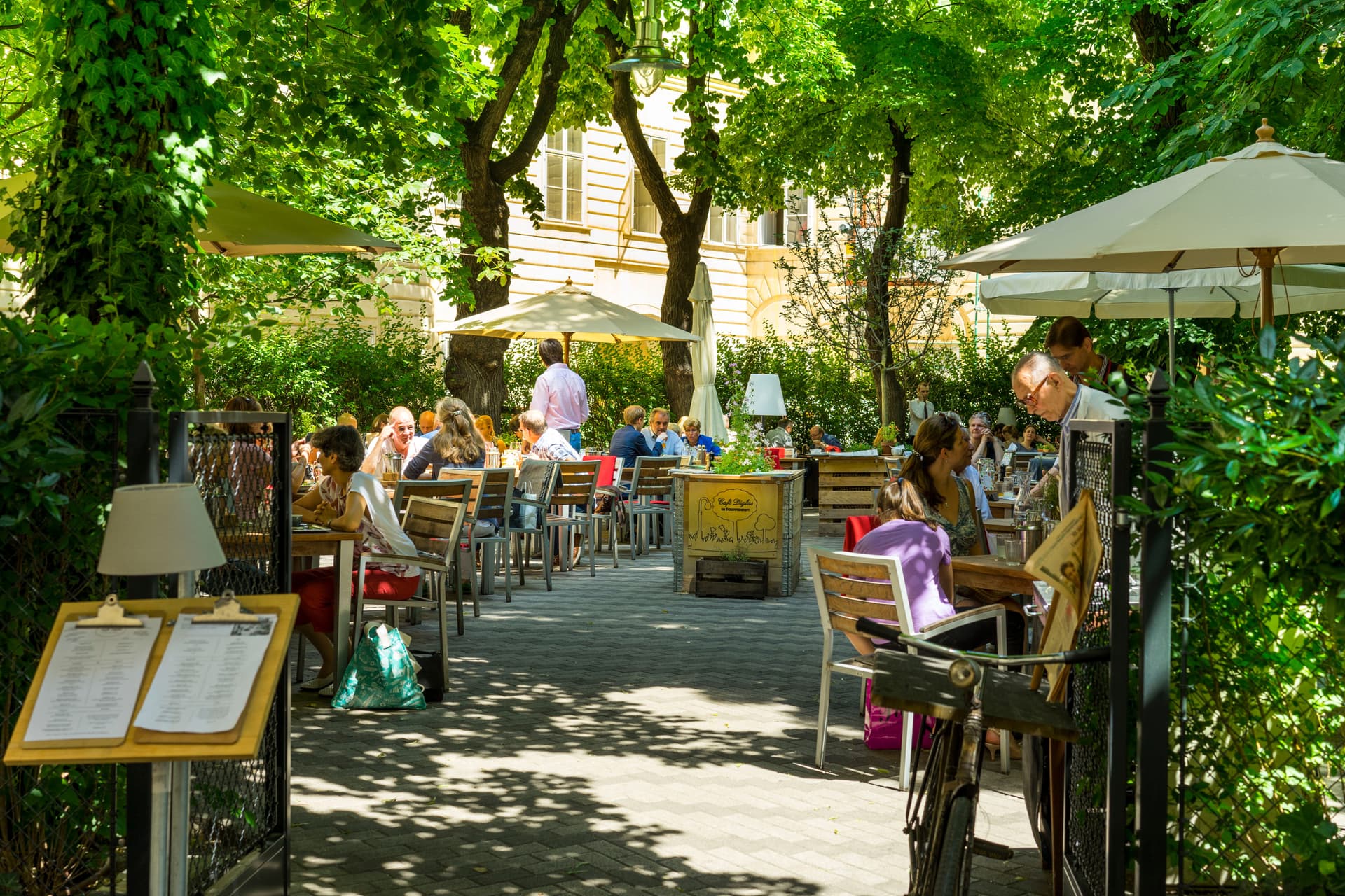 Beer Garden Vienna - Guests enjoying a summer day