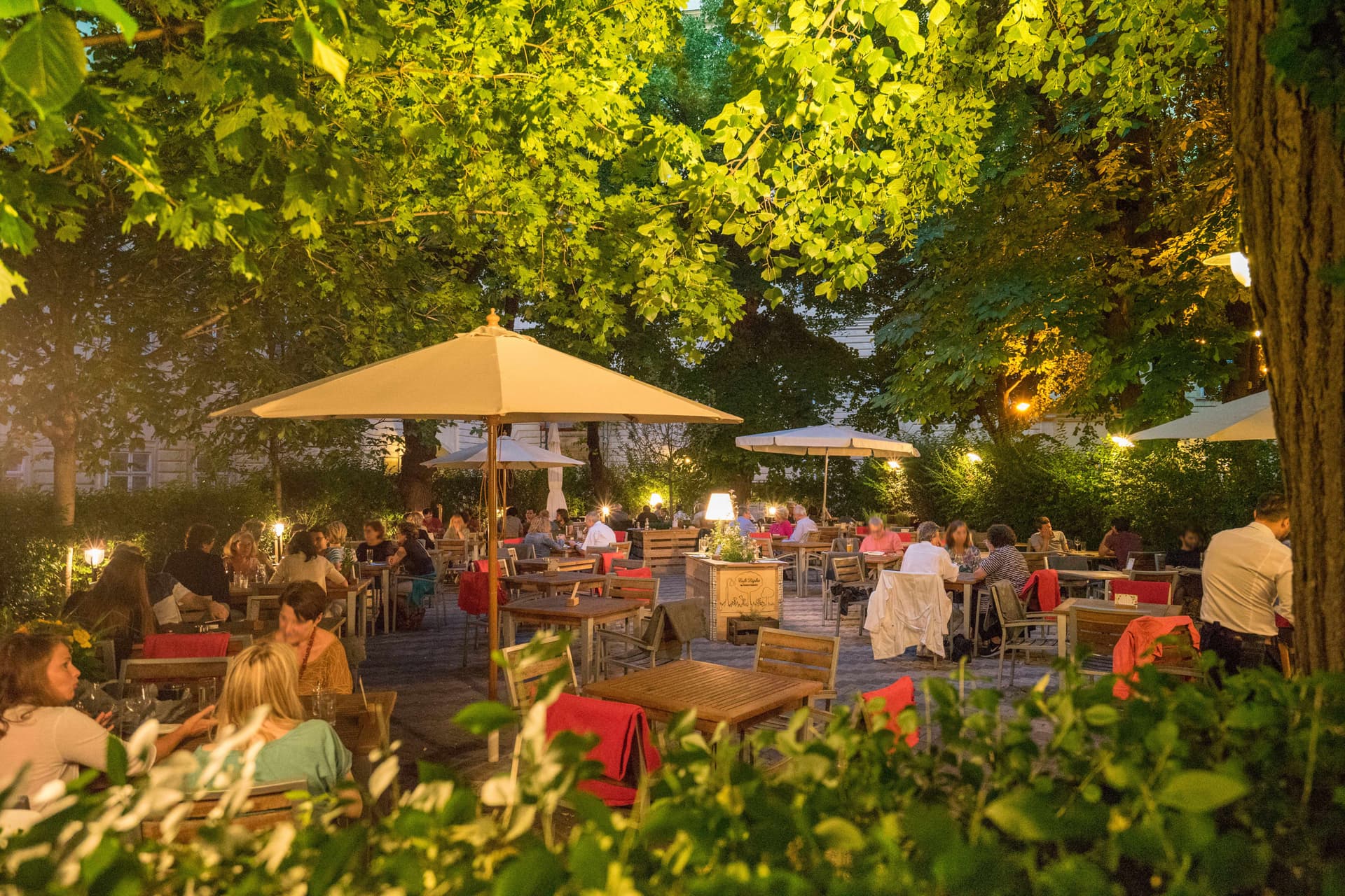 Gastgarten Wien 1010 – Versteckter Innenhof im Schottenstift